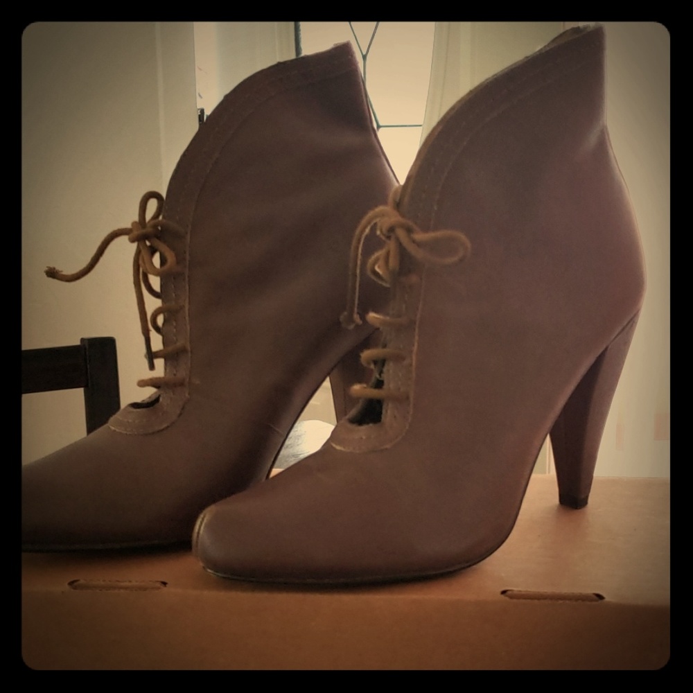 Booties by Seychelles - size 7